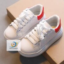 Doublure : 100 % polyester ; Semelle intérieure : 100 % polyester ; Semelle extérieure : 100 % caoutchouc
Pointure : 22 à 37