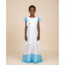 Robe cérémonie fille 6 ans blanche, brodée, élégante et confortable, idéale pour mariage, anniversaire ou occasion spéciale, avec dentelle raffinée.
❀ Matière : coton doux et respirant, parfait pour l’été
❀ Couleur : Blanche