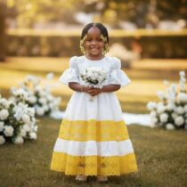 Robe cérémonie fille jaune élégante 2 ans en dentelle, idéale pour mariage, baptême ou fête. Confortable, chic et parfaite pour les occasions spéciales. ❀ Taille : 2 ans, adaptée aux tout-petits pour cérémonies et événements ❀ Couleur : jaune vif avec touches de blanc, motifs floraux ajourés ❀ Matière : haut doux en coton, jupe légère brodée, parfaite pour l’été
❀ Couleur : jaune