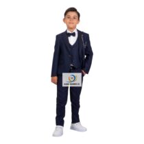 Matière du blazer: 70% polyester, 30% viscose.
Matériau des chemises: 100% coton.
Les costumes pour garçons sont en polyester et en viscose, et les chemises sont en coton de haute qualité. Doux et confortable à porter.