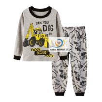 Laissez vos petits explorer leur univers de dessins animés préférés même pendant le sommeil avec notre Ensemble Pyjama Enfant à Motif Dessin Animé pour Garçon et Fille. Confortable, doux et élégant, il apporte la magie de Disney directement à leur chambre. Offrez à votre petit sa propre aventure nocturne.