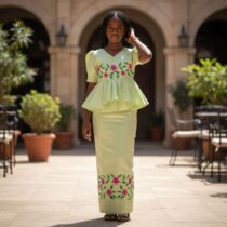 ID: 299889

Ensemble bazin riche fille 11 ans vert flio, haut brodé élégant et jupe pour cérémonie, idéal événement, confort et raffinement enfant. ❀ Convient aux filles de 11 ans, ensemble haut + jupe pour cérémonie ❀ Couleur vert flio lumineux, broderies florales raffinées ❀ Tissu léger et soyeux, parfait pour occasions festives
❀ Couleur : Vert flio