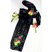 Ensemble cérémonie fille 8 ans noir, composé d’une jupe et d’un haut floral élégant, idéal pour événements spéciaux et cérémonies, chic et confortable. ❀ Taille : convient pour une fille de 8 ans ❀ Couleur : noir avec motifs floraux colorés ❀ Parfait pour cérémonies, fêtes et occasions spéciales
❀ Couleur : Noir