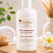L'après-shampooing de Badetou Kids est spécialement conçu pour démêler et redonner de la vitalité aux cheveux.